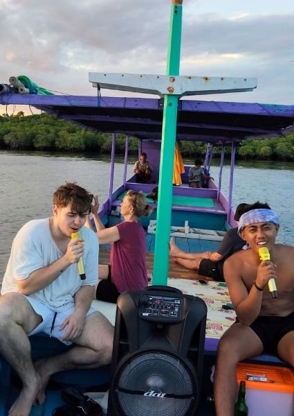 Sumbawa boat trip with travelers