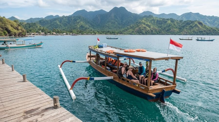 Labuhan Jambu whale shark tour price