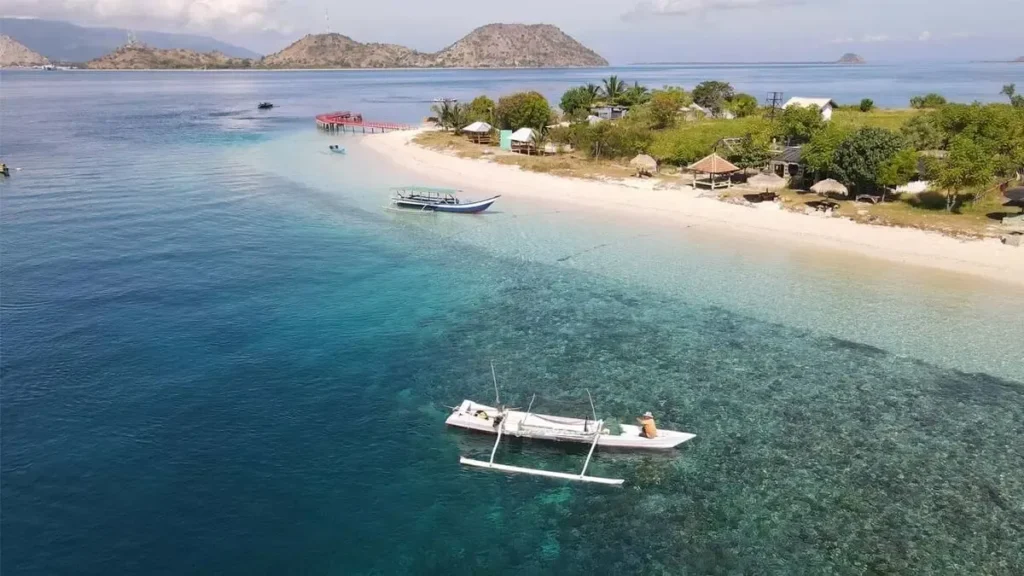 Kenawa island private tour