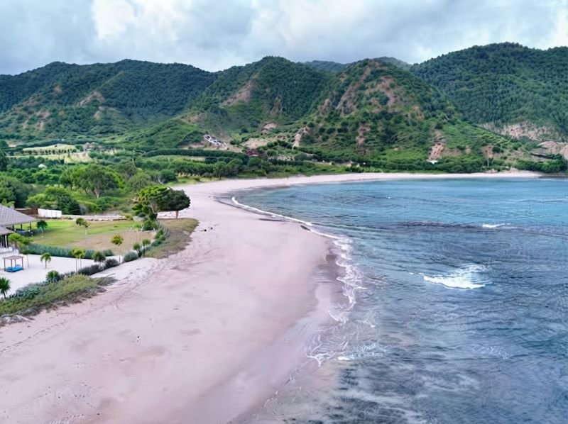Moyo Bay Beach