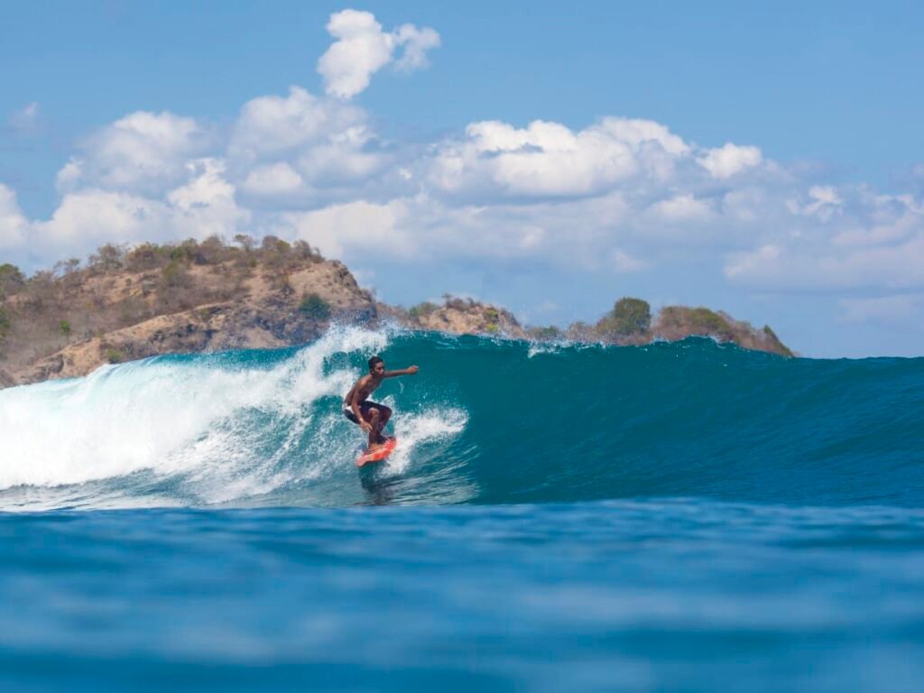 Sumbawa surfing